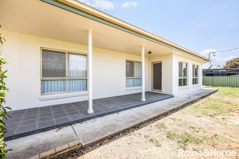 Photo - 26 Edinburgh Street, Tamworth NSW 2340 - Image 2