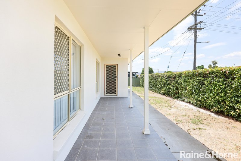 Photo - 26 Edinburgh Street, Tamworth NSW 2340 - Image 3