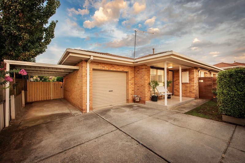 Photo - 2/6 Eleanore Court, Wodonga VIC 3690 - Image 2