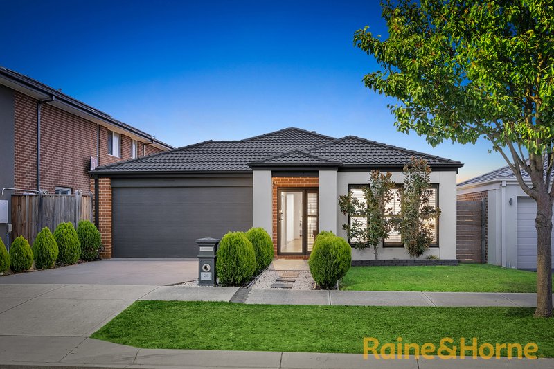 26 Elmsford Crescent, Cranbourne West VIC 3977