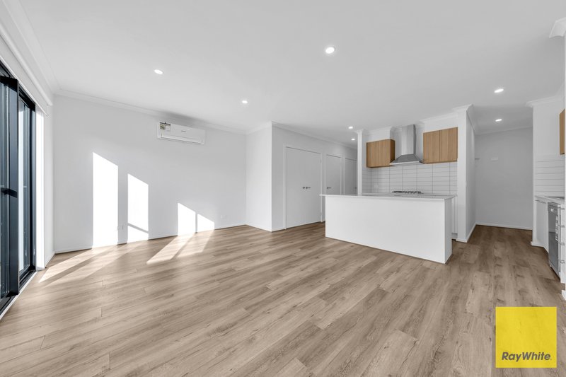 Photo - 26 Elves Walk, Tarneit VIC 3029 - Image 3