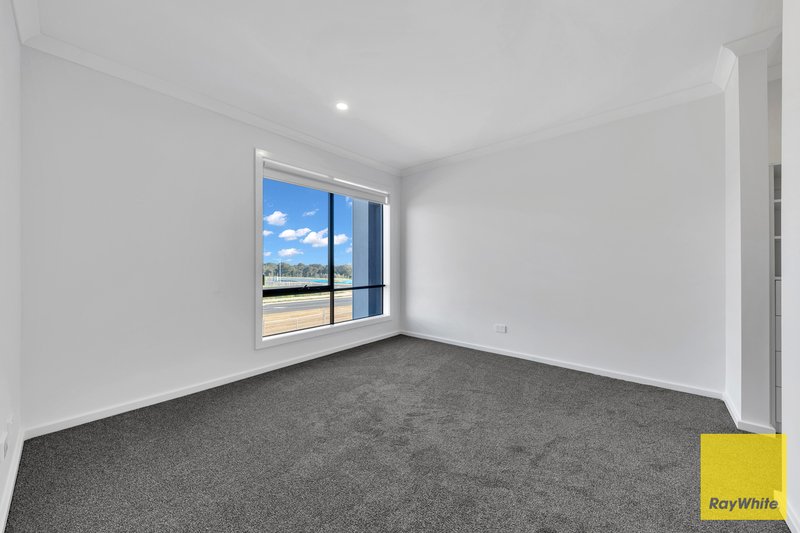 Photo - 26 Elves Walk, Tarneit VIC 3029 - Image 5