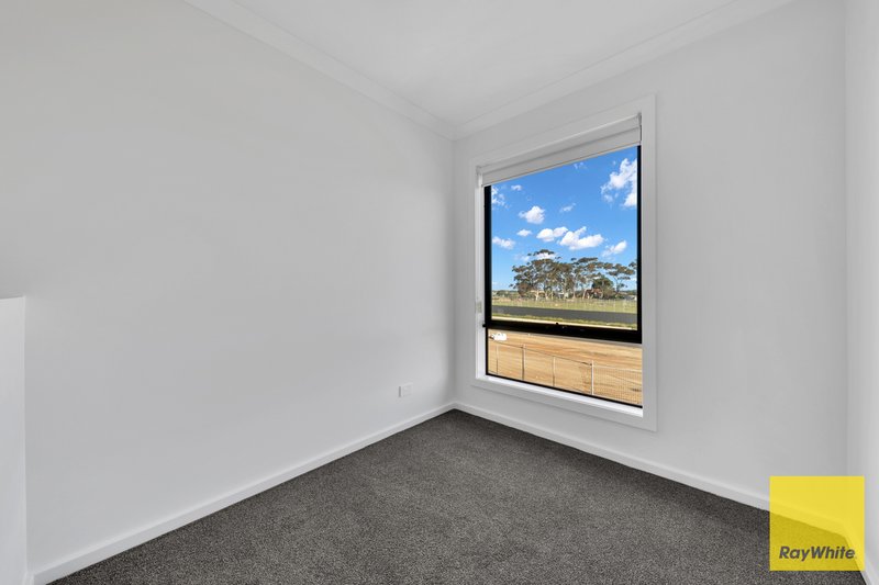 Photo - 26 Elves Walk, Tarneit VIC 3029 - Image 8