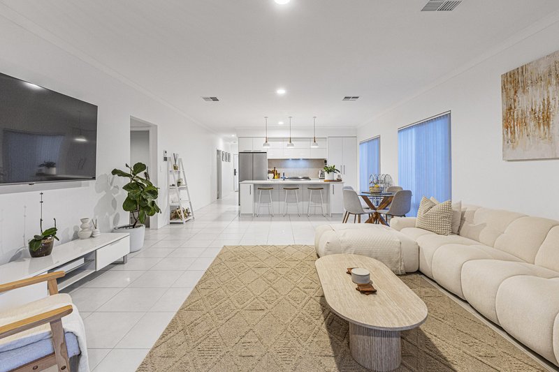 Photo - 26 Eremophila Street, Sinagra WA 6065 - Image 11