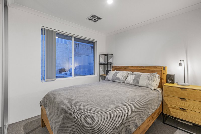 Photo - 26 Eremophila Street, Sinagra WA 6065 - Image 20