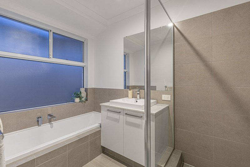 Photo - 26 Eremophila Street, Sinagra WA 6065 - Image 21