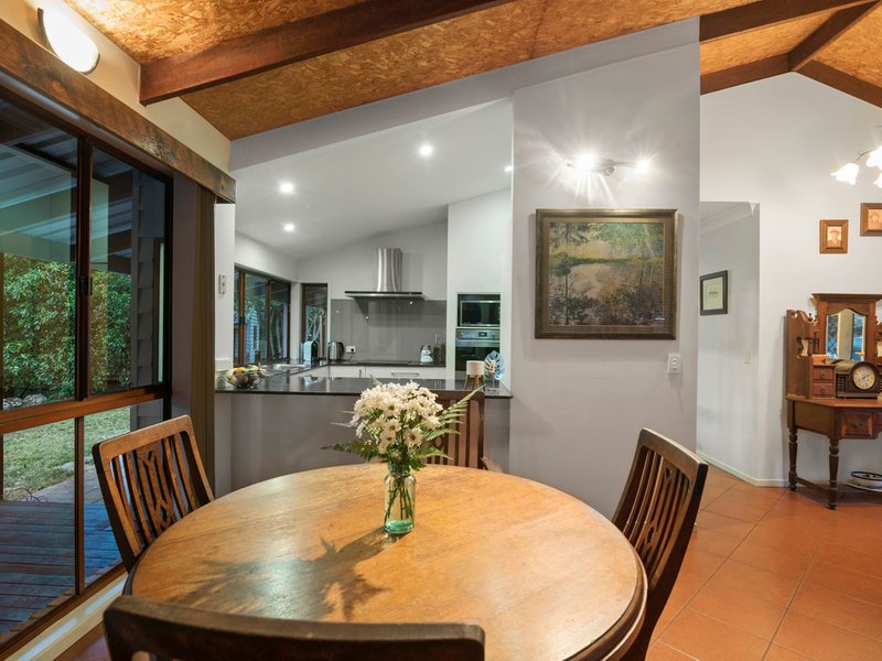 Photo - 26 Evergreen Drive, Elanora QLD 4221 - Image 11