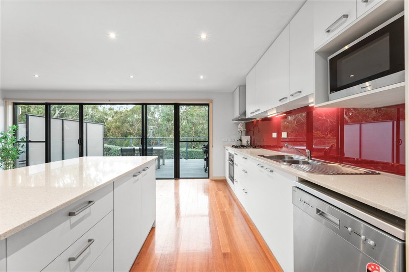 Photo - 2/6 Fletcher Parade, Burwood VIC 3125 - Image 3