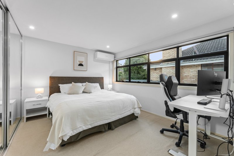 Photo - 2/6 Fletcher Parade, Burwood VIC 3125 - Image 6