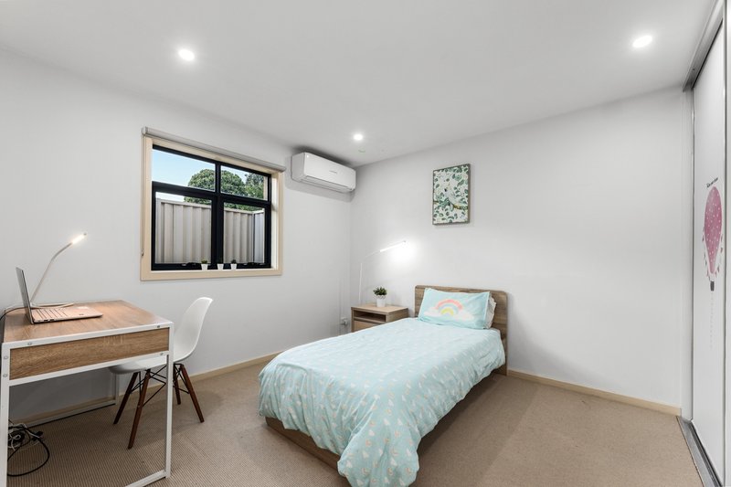 Photo - 2/6 Fletcher Parade, Burwood VIC 3125 - Image 10