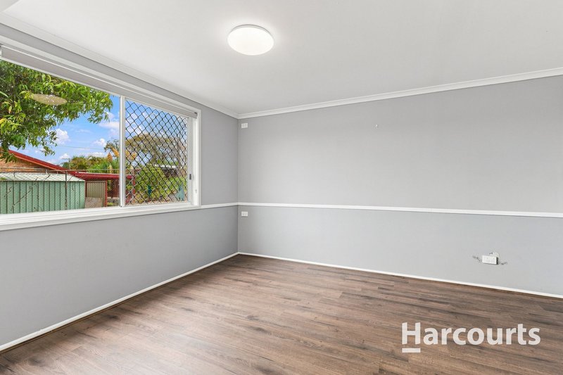 Photo - 26 Flinders Crescent, Boronia Heights QLD 4124 - Image 6