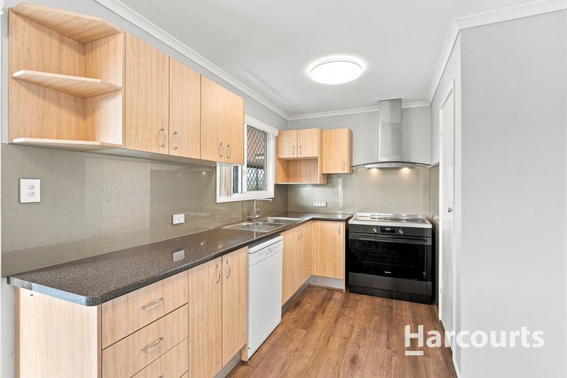 Photo - 26 Flinders Crescent, Boronia Heights QLD 4124 - Image 9