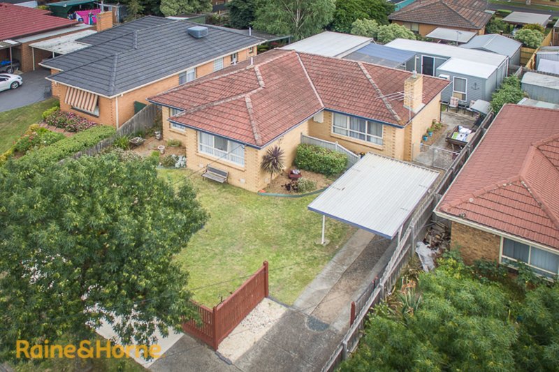 Photo - 26 Forrest Street, Sunbury VIC 3429 - Image 2