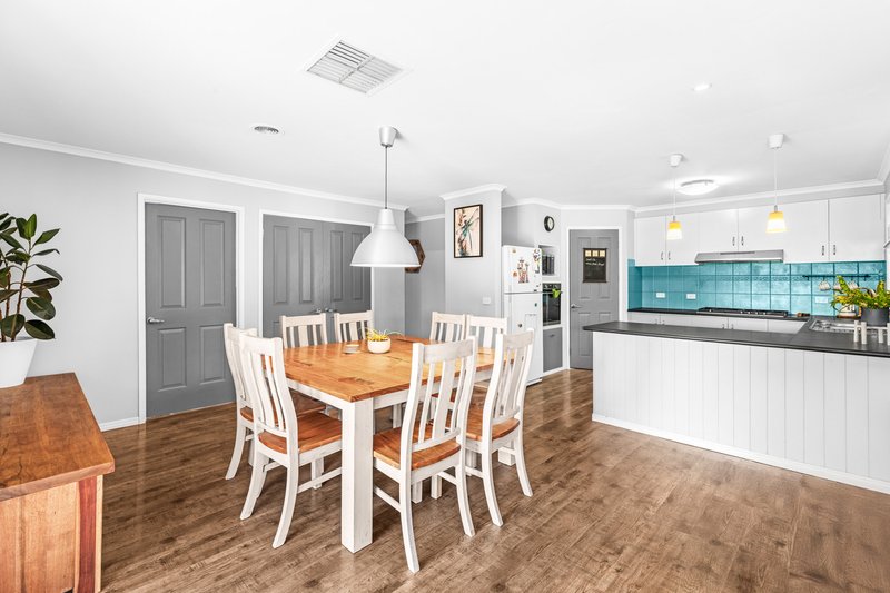 Photo - 26 Foster Street, Werribee VIC 3030 - Image 4