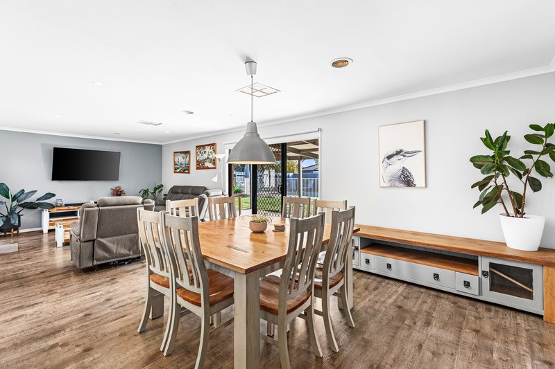 Photo - 26 Foster Street, Werribee VIC 3030 - Image 5