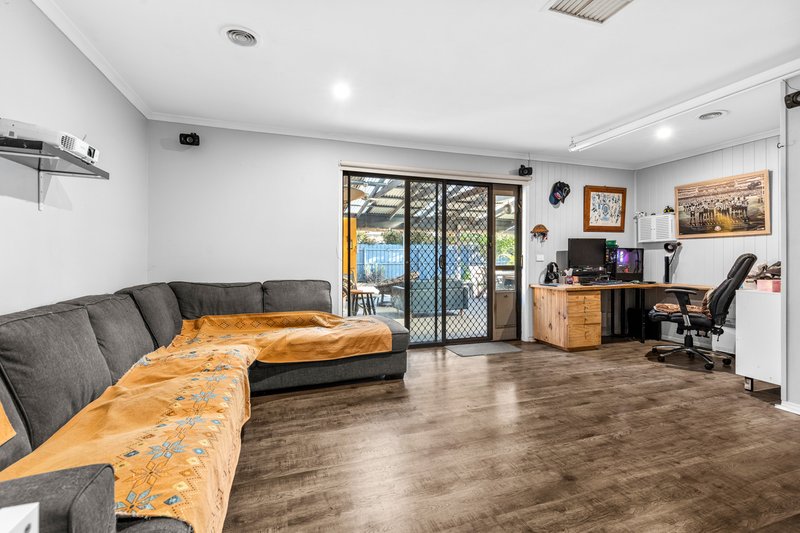Photo - 26 Foster Street, Werribee VIC 3030 - Image 9