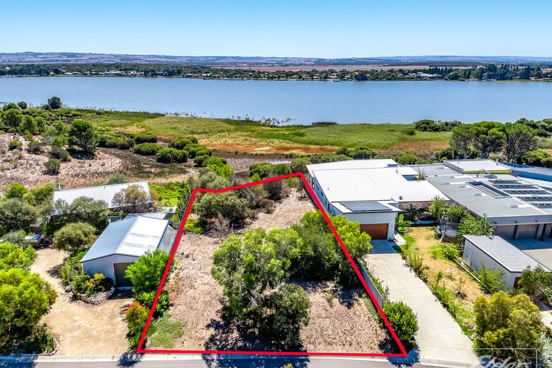 Photo - 26 Fraser Drive, Hindmarsh Island SA 5214 - Image 3