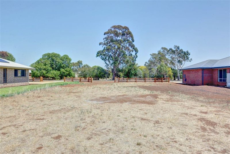 Photo - 26 Frederick Street, Smeaton VIC 3364 - Image 7