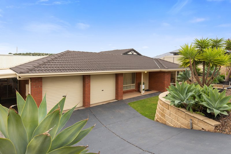 Photo - 26 Freebairn Drive, Hallett Cove SA 5158 - Image 2