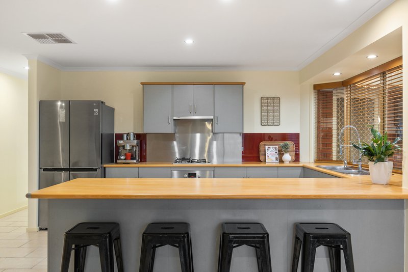 Photo - 26 Freebairn Drive, Hallett Cove SA 5158 - Image 10