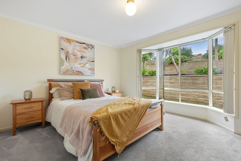 Photo - 26 Freebairn Drive, Hallett Cove SA 5158 - Image 11