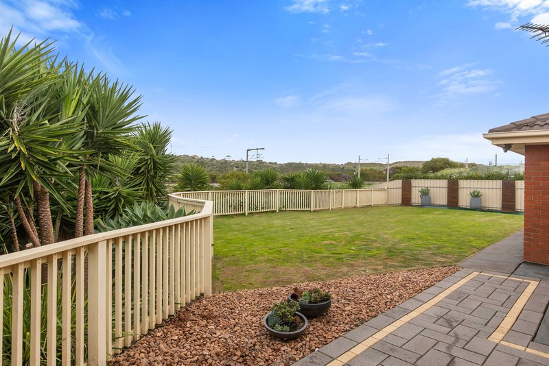 Photo - 26 Freebairn Drive, Hallett Cove SA 5158 - Image 21