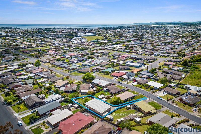 Photo - 26 Frond Place, Devonport TAS 7310 - Image 17