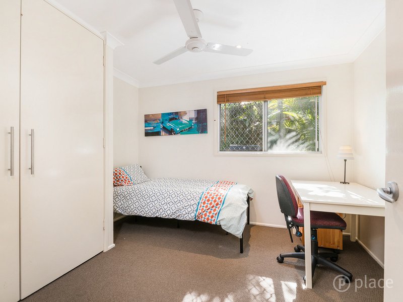 Photo - 26 Gardenvale Street, Holland Park West QLD 4121 - Image 12