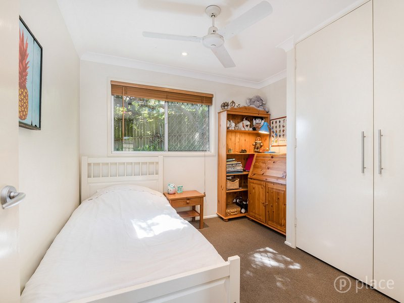 Photo - 26 Gardenvale Street, Holland Park West QLD 4121 - Image 13