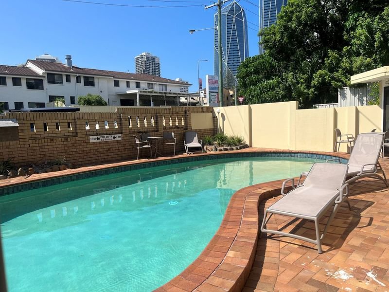 Photo - 2/6 Genoa Street, Surfers Paradise QLD 4217 - Image 17