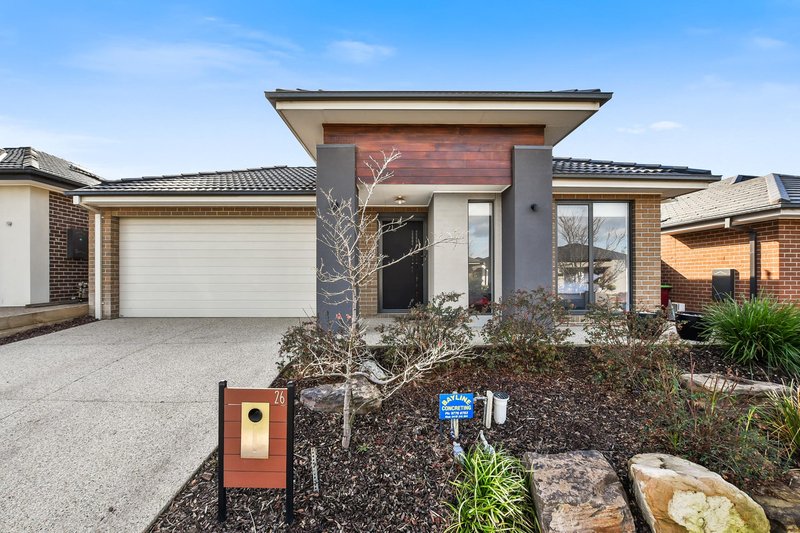 26 Gilcambon Way, Clyde North VIC 3978