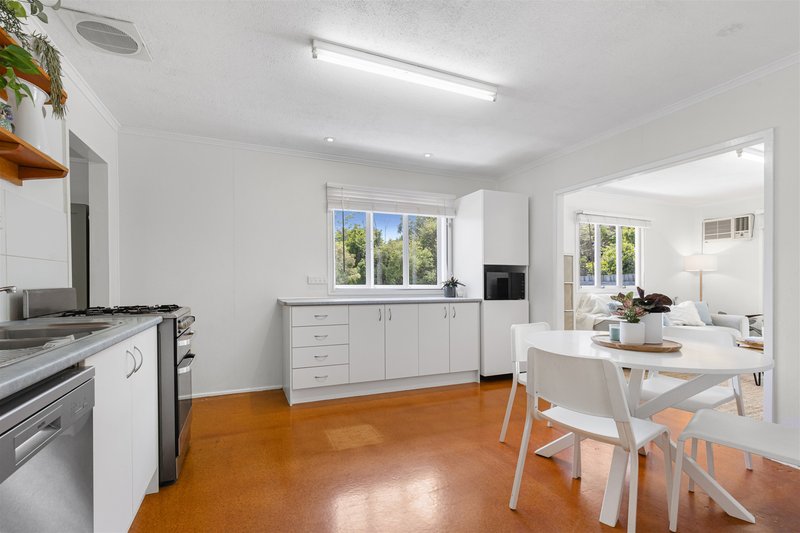 Photo - 26 Ginahgulla Street, Mount Gravatt East QLD 4122 - Image 4