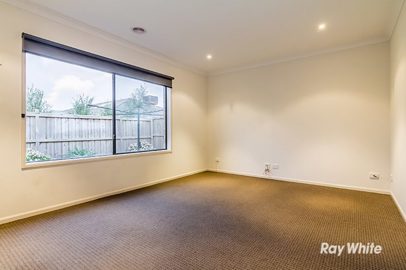 Photo - 26 Goulburn Street, Cranbourne East VIC 3977 - Image 9