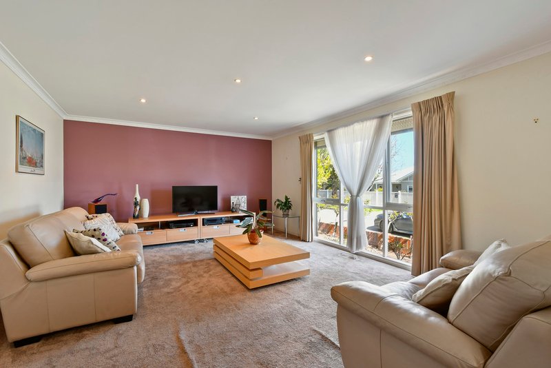 Photo - 2/6 Gowrie Street, Bentleigh East VIC 3165 - Image 2