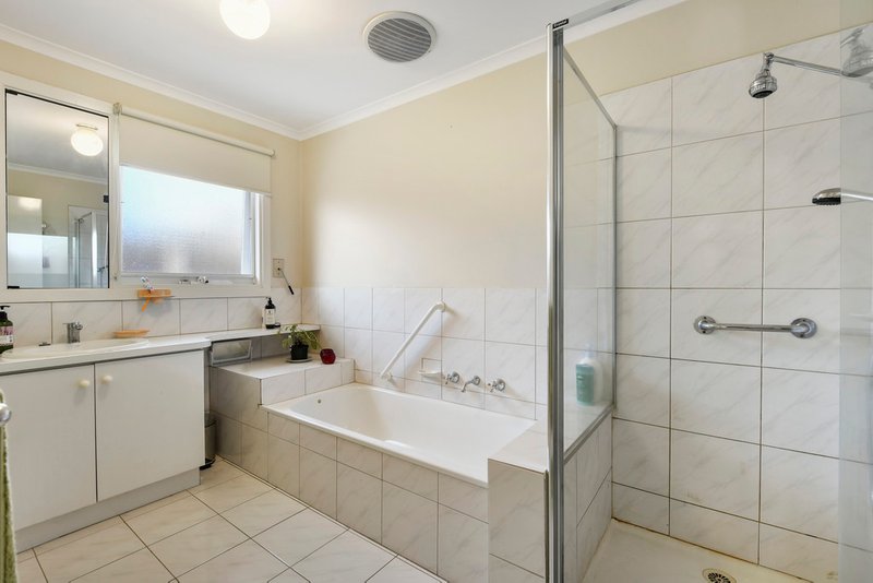 Photo - 2/6 Gowrie Street, Bentleigh East VIC 3165 - Image 8