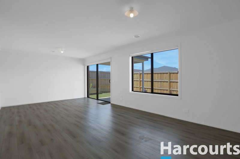 Photo - 26 Grampians Drive, Moe VIC 3825 - Image 4