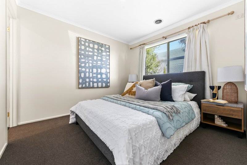 Photo - 26 Grand Arch Way, Berwick VIC 3806 - Image 12