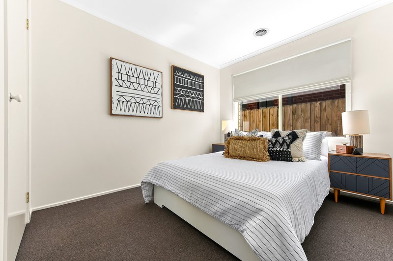 Photo - 26 Grand Arch Way, Berwick VIC 3806 - Image 15