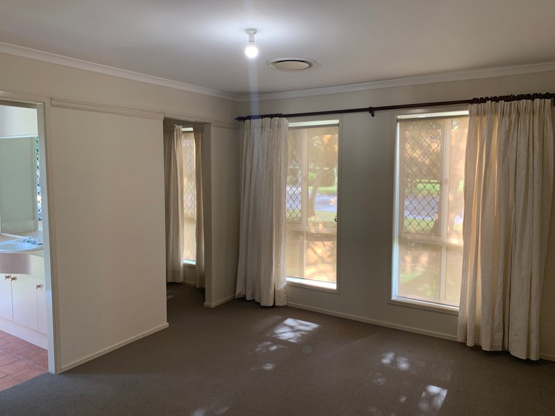 Photo - 26 Graywillow Blvd , Oxenford QLD 4210 - Image 4