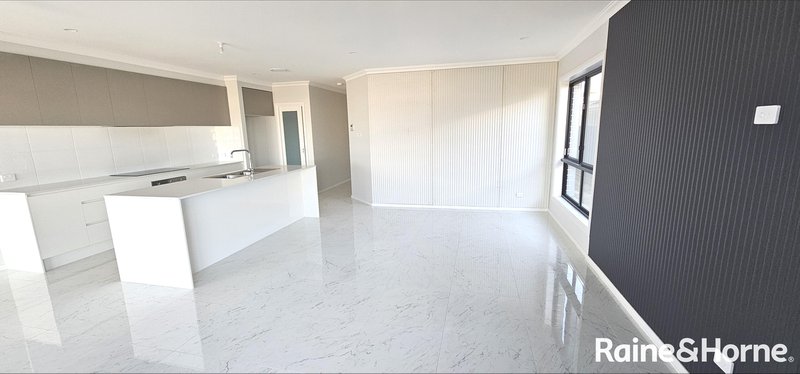 Photo - 26 Grebe Circuit, Oran Park NSW 2570 - Image 4