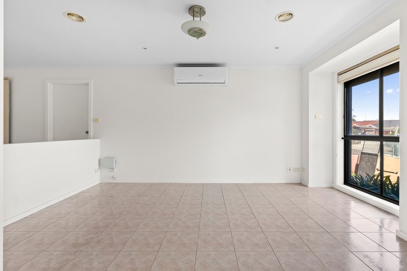Photo - 26 Gresham Way, Sunshine West VIC 3020 - Image 4