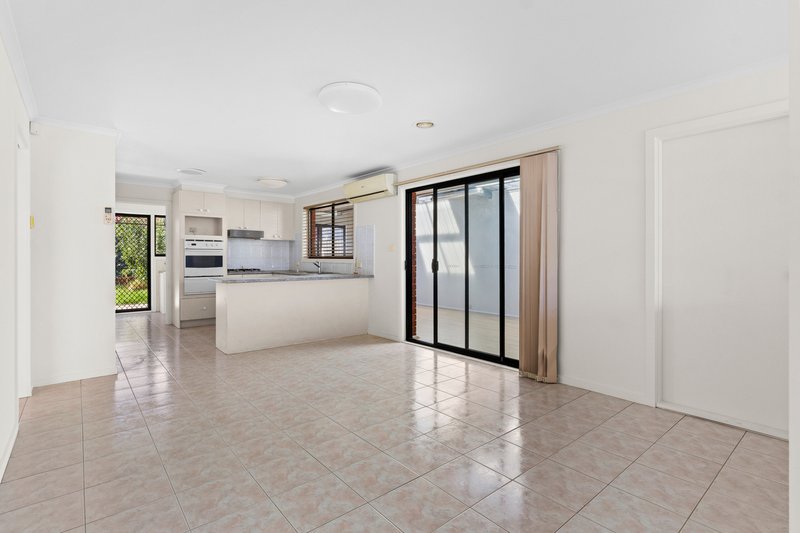 Photo - 26 Gresham Way, Sunshine West VIC 3020 - Image 6