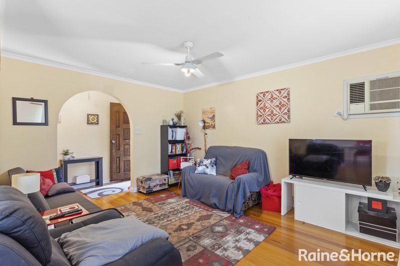 Photo - 26 Gretel Grove, Melton VIC 3337 - Image 3