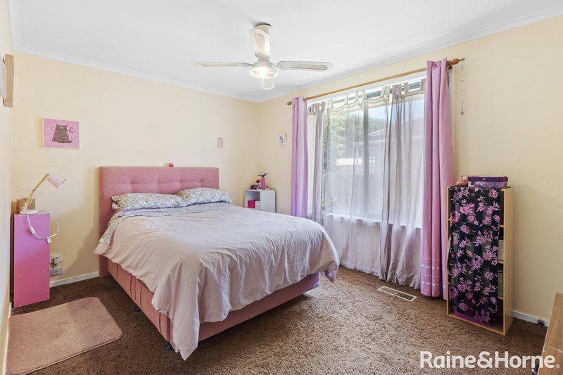 Photo - 26 Gretel Grove, Melton VIC 3337 - Image 8