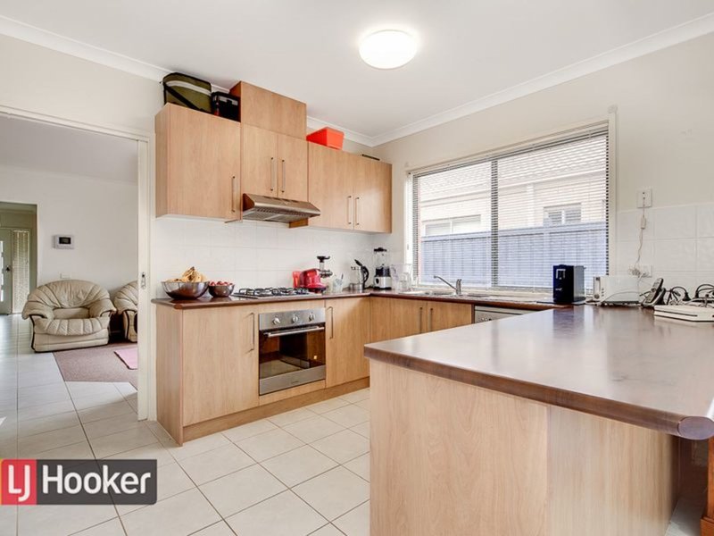 Photo - 26 Grevillea St , Keysborough VIC 3173 - Image 3