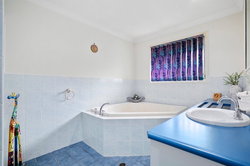 Photo - 26 Griffith Avenue, Tewantin QLD 4565 - Image 12