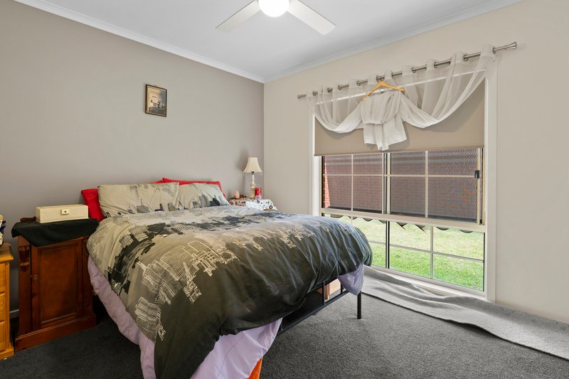 Photo - 2/6 Grubissa Court, Benalla VIC 3672 - Image 7