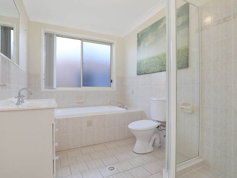 Photo - 26 Hallam Close, Kanahooka NSW 2530 - Image 7