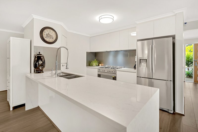 Photo - 26 Hamilton Hume Parade, Craigieburn VIC 3064 - Image 9