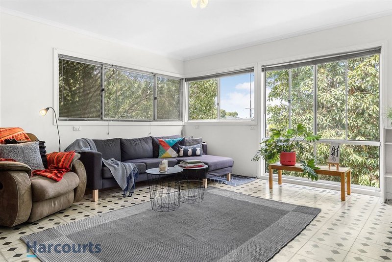 Photo - 26 Hampshire Road, Glen Waverley VIC 3150 - Image 3